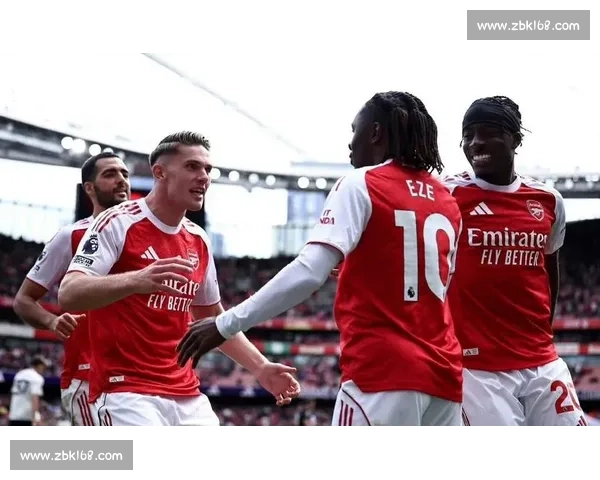 以双后腰为核心构建强大防线,打造球队稳固中场防守体系 以双后腰为核心构建强大防线,打造球队稳固中场防守体系